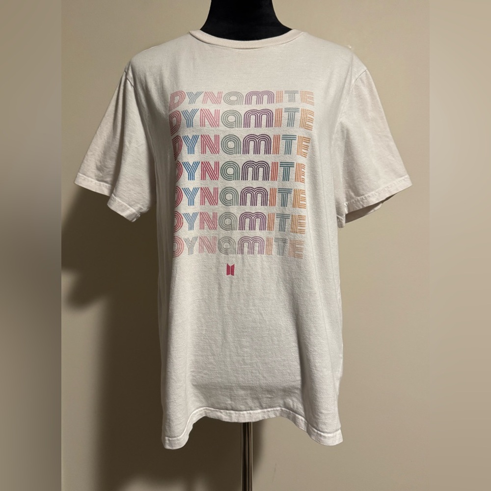 EUC BTS Big Hit Entertainment White and Pink Dynamite Graphic Tee size medium